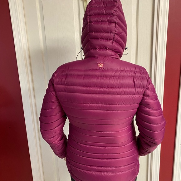 Sherpa Adventure Gear Nangpala Hooded
Down Jacket Colour Wine - Picture 13 of 13